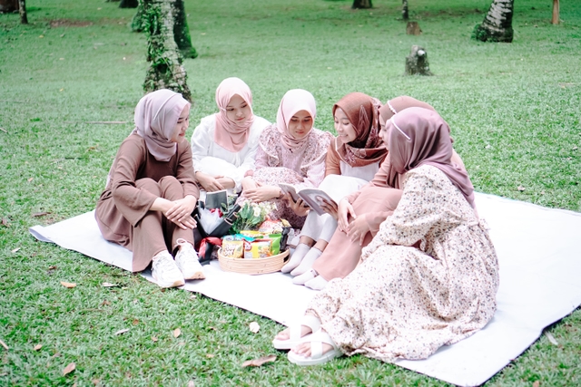 photo-group-1