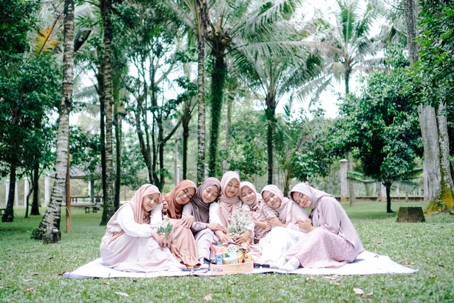 photo-group-4