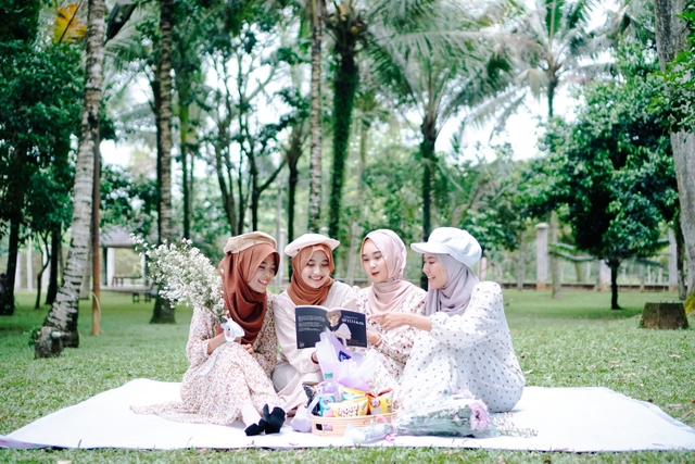 photo-group-5